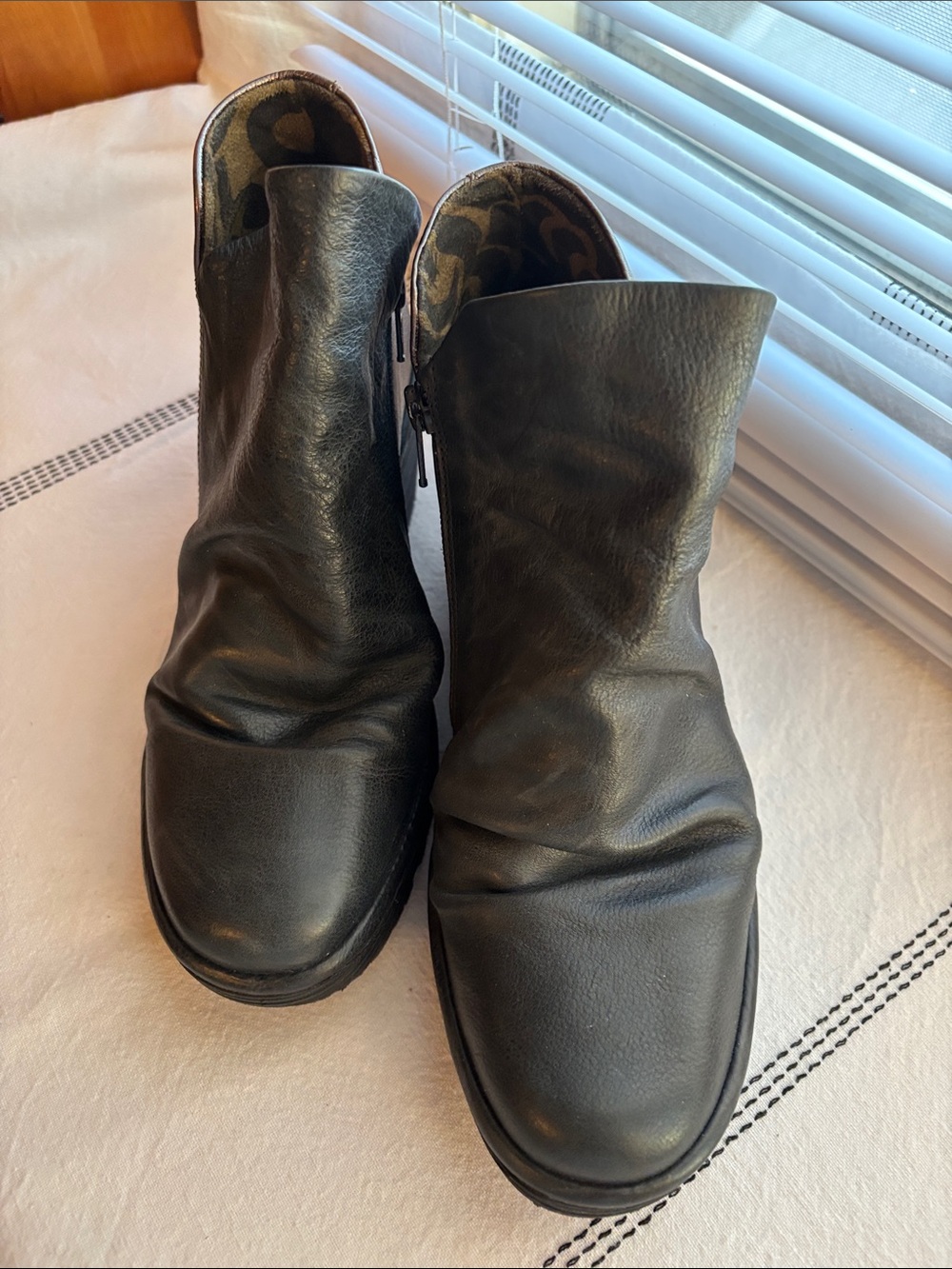 Fly London Black & metallic Patterned Interior Ankle Boot